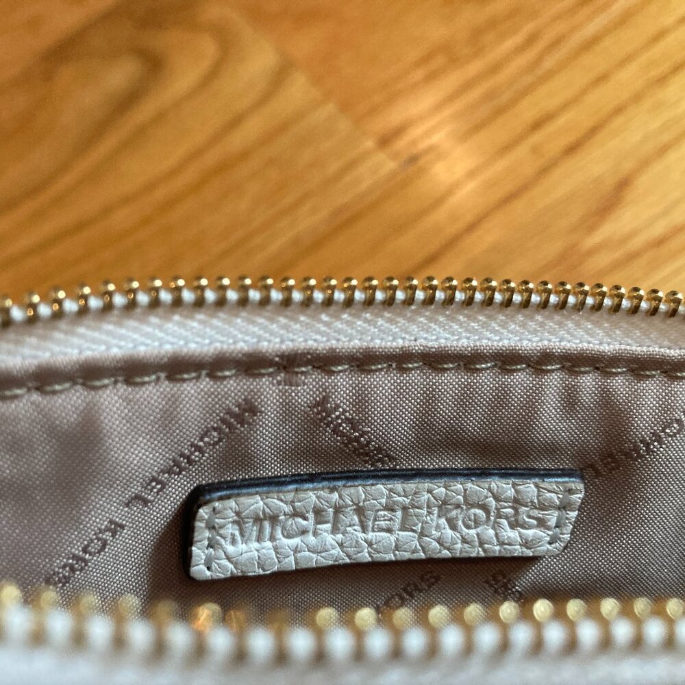 Michael Kors - Jet Set Travel Wristlet - NEW - Picture 7 of 7